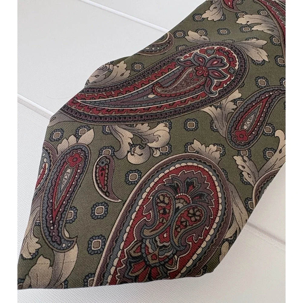 Vintage Bill Blass Silk Paisley Tie Olive Green Red Cream Made in USA 56.5
